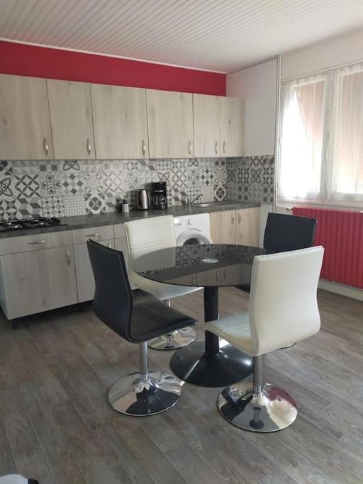 Guern ,Maison A La Campagne Kültér fotó